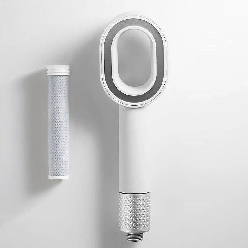 ראש מקלחת עם פילטר מובנה לסינון מים